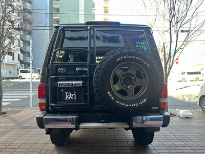 TOYOTA LAND CRUISER 70 - 4