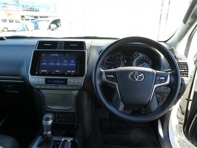 TOYOTA LAND CRUISER PRADO - 10