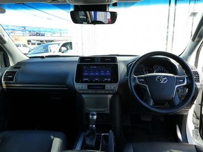 TOYOTA LAND CRUISER PRADO - 9