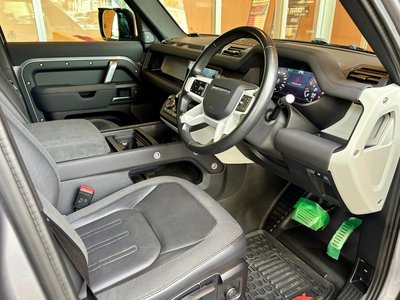 LAND ROVER DEFENDER - 6