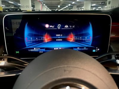 MERCEDES-BENZ GLC - 8