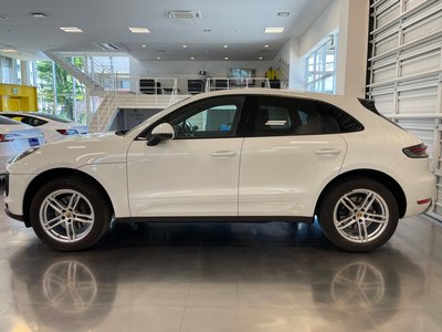 PORSCHE MACAN - 3