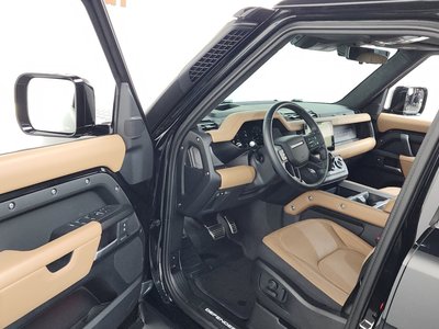 LAND ROVER DEFENDER - 10