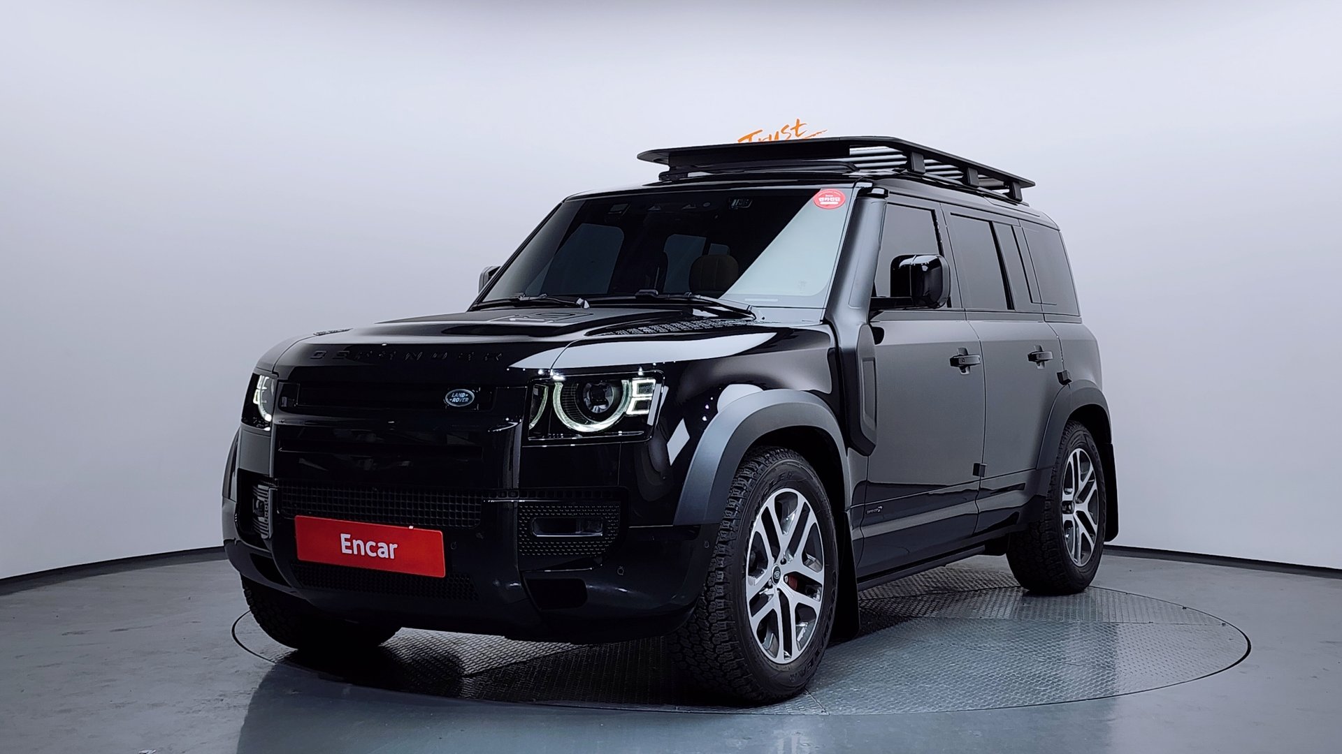 LAND ROVER DEFENDER - View 1