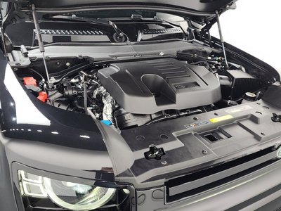 LAND ROVER DEFENDER - 7