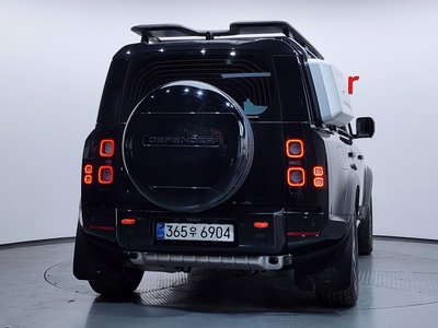 LAND ROVER DEFENDER - 4