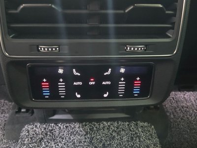 صورة مصغرة 17 لـ 2021 AUDI Q8