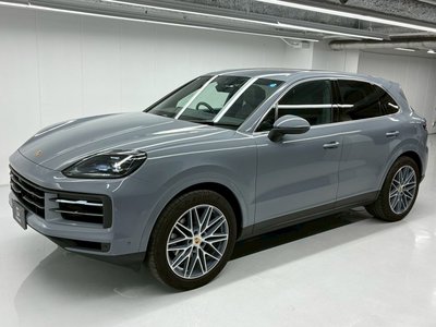 2024 Porsche CAYENNE photo 1