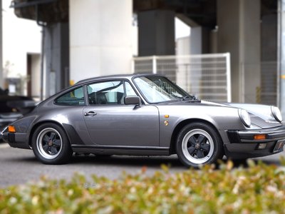 PORSCHE 911 - 4