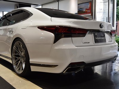 صورة 8 لـ 2021 Lexus LS