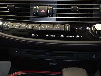 صورة مصغرة 18 لـ 2021 Lexus LS