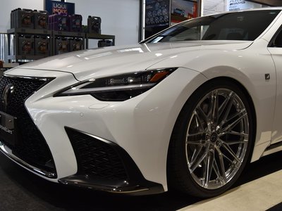 صورة 6 لـ 2021 Lexus LS