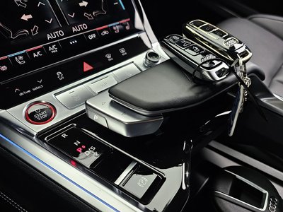 صورة 9 لـ 2024 AUDI SQ8 E-TRON
