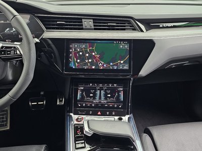 صورة مصغرة 15 لـ 2024 AUDI SQ8 E-TRON