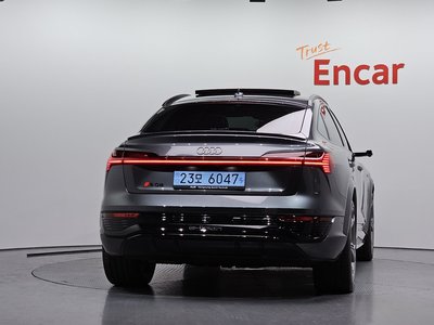 صورة 4 لـ 2024 AUDI SQ8 E-TRON
