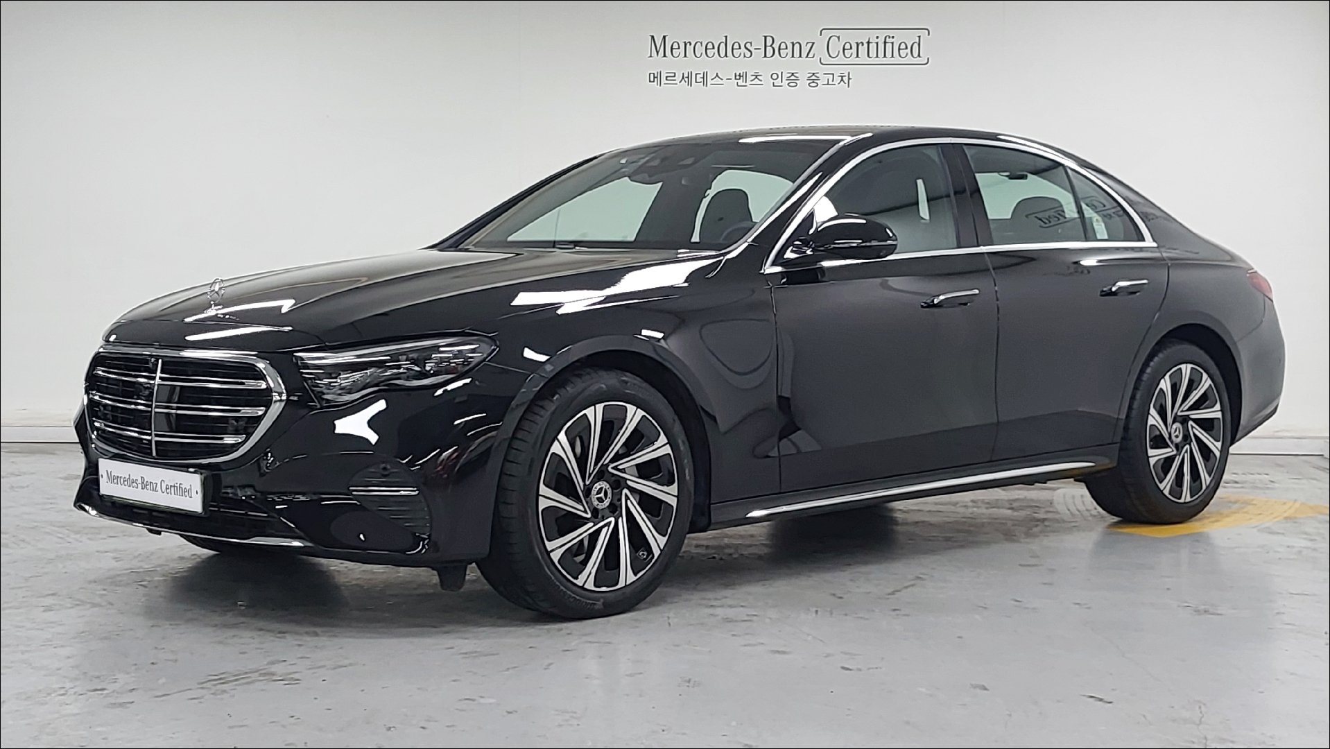 MERCEDES-BENZ E-CLASS - View 1