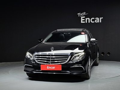 MERCEDES-BENZ E-CLASS - 2
