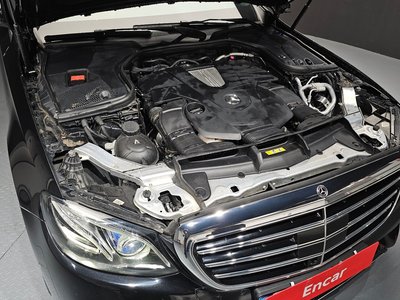 MERCEDES-BENZ E-CLASS - 7