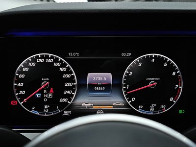 MERCEDES-BENZ E-CLASS - 8