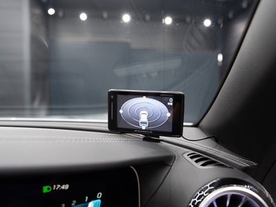 MERCEDES-BENZ E-CLASS - 9