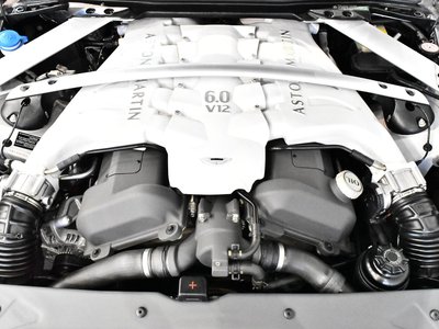 2010 Aston Martin DBS 照片 24