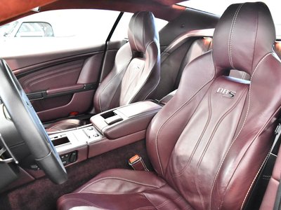 2010 Aston Martin DBS 照片 12