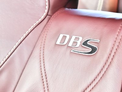 2010 Aston Martin DBS 照片 15