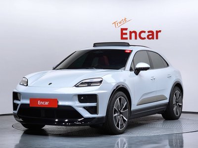 PORSCHE MACAN - 1