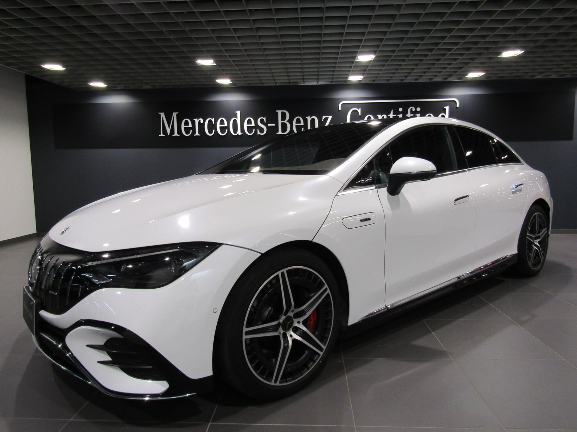 MERCEDES-BENZ EQE AMG - View 1