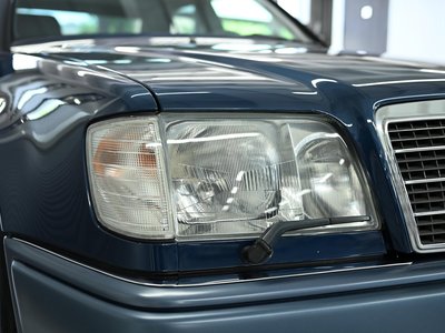 1994 Mercedes-BENZ E-CLASS thumbnail 12