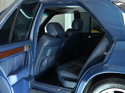 1994 Mercedes-BENZ E-CLASS thumbnail 37