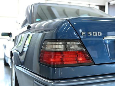 1994 Mercedes-BENZ E-CLASS thumbnail 22