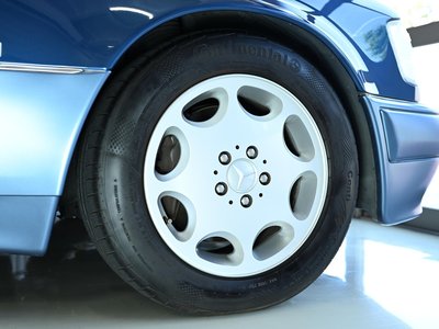 1994 Mercedes-BENZ E-CLASS thumbnail 34
