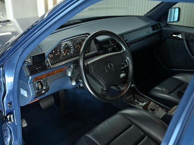 1994 Mercedes-BENZ E-CLASS thumbnail 48