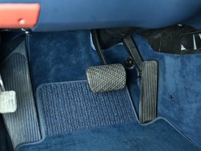 1994 Mercedes-BENZ E-CLASS thumbnail 53