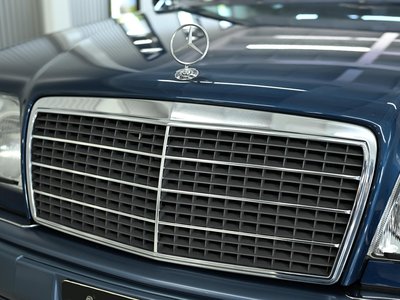 1994 Mercedes-BENZ E-CLASS thumbnail 11