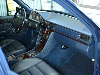 1994 Mercedes-BENZ E-CLASS thumbnail 62