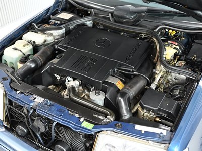 1994 Mercedes-BENZ E-CLASS thumbnail 79