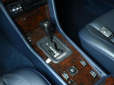 1994 Mercedes-BENZ E-CLASS thumbnail 55