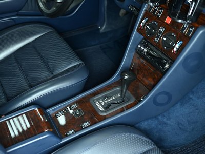 1994 Mercedes-BENZ E-CLASS thumbnail 67