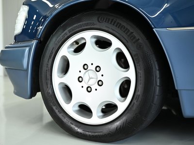 1994 Mercedes-BENZ E-CLASS thumbnail 28