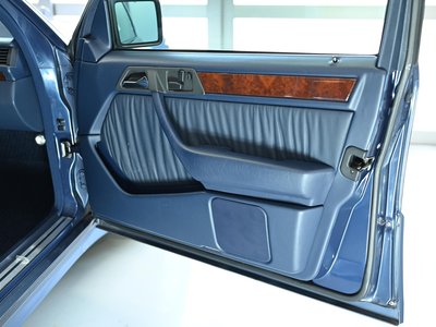 1994 Mercedes-BENZ E-CLASS thumbnail 59