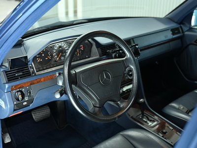 صورة 3 لـ 1994 Mercedes-BENZ E-CLASS