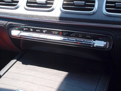 2026 Mercedes-BENZ GLE — миниатюра 24