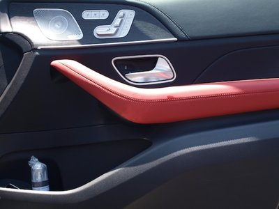2026 Mercedes-BENZ GLE — миниатюра 13