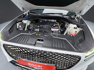 صورة 7 لـ 2023 Genesis GV70