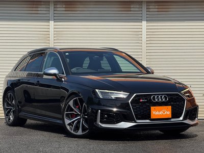 AUDI RS4 - 1