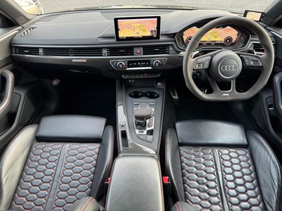 AUDI RS4 - 10