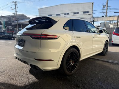 PORSCHE CAYENNE - 9
