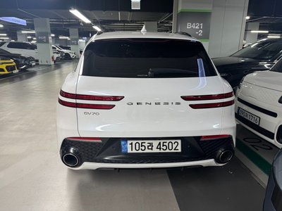 2022 Genesis GV70 photo 2